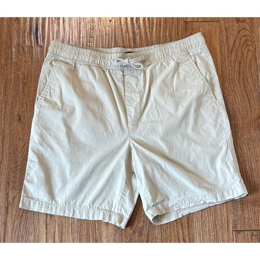Banana Republic khaki 7” inseam drawstring shorts L